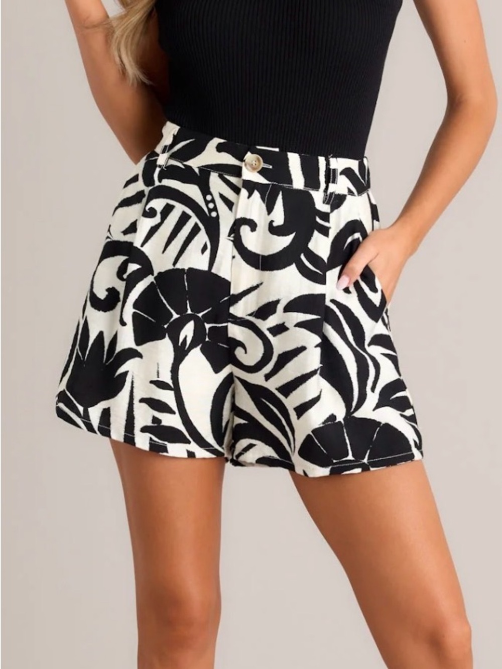 Black & White tropical Print Women’s Shorts